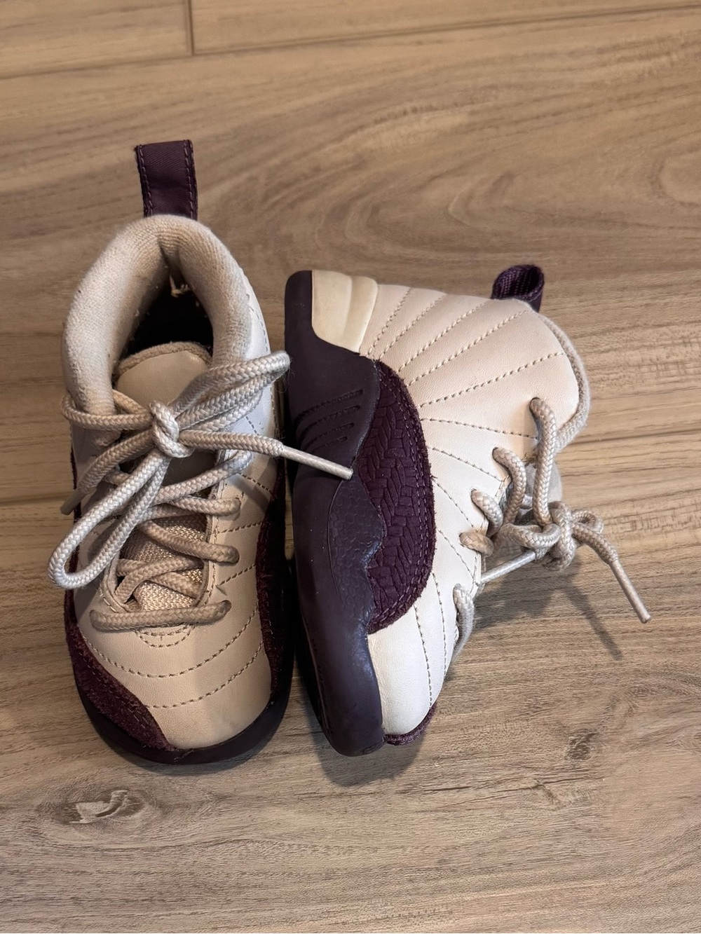 Jordan Cream and Deep Purple Fashion Sneakers